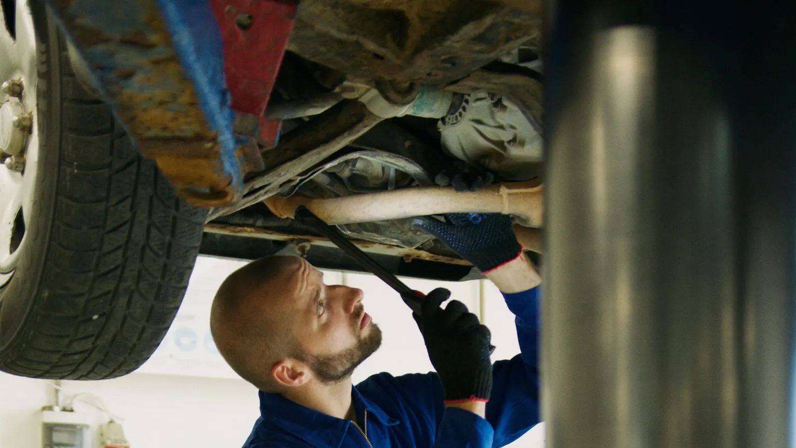 Unterbodenschutz gegen Rost und Streusalz